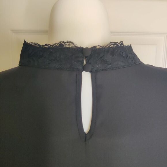 Torrid Georgette lace trimmed mock neck keyhole blouse sz 3 - Picture 8 of 12